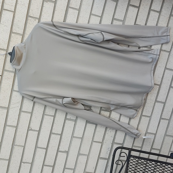 Tan Pullover** - Picture 10 of 10